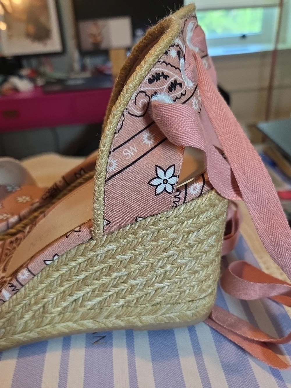 NIB Stuart Weitzman Illeana Bandana Print Espadrille Sandal Rose Pink Size 9.5